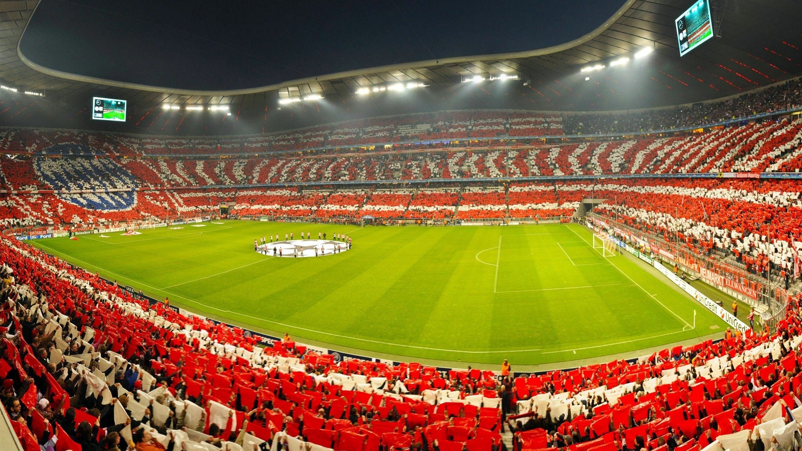 里昂锋线穿插牵制防线形成进攻空间,里昂路线